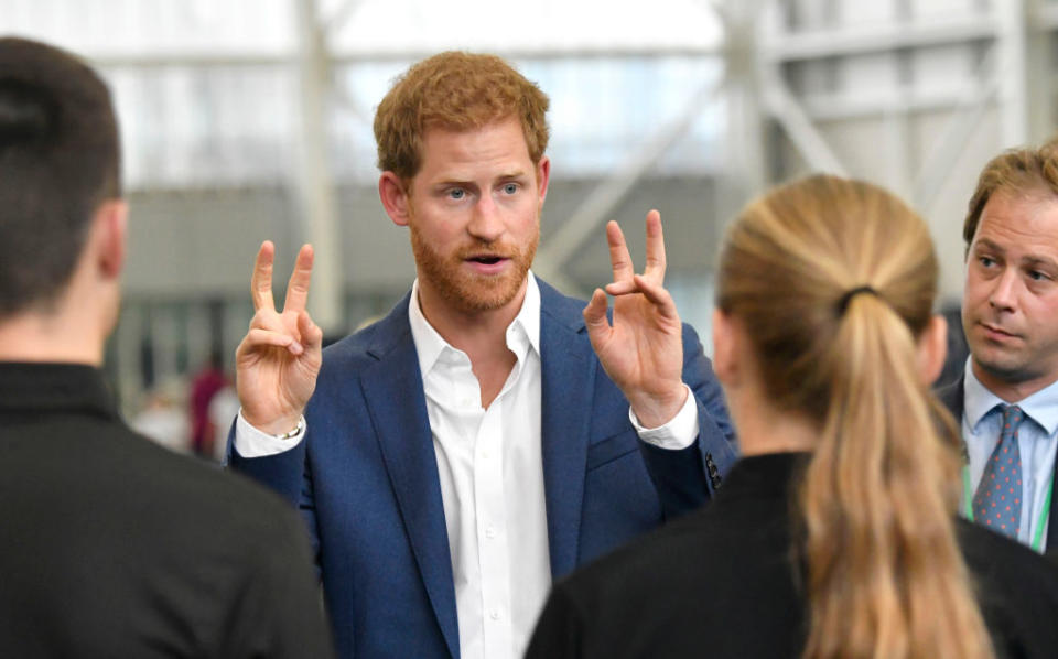 Quotes, Tüddelchen – oder das wortlose Wackeln mit Zeige- und Mittelfinger: Kaum ein Satzzeichen hat so viele Synonyme wie das Anführungszeichen. (Bild: Getty Images)