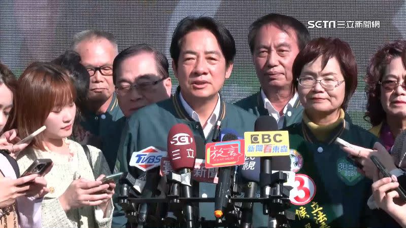 盧秀燕（下圖前排右2）表示當選後不會接行政院長和入閣，賴清德（上圖中）批國民黨根本是分贓。