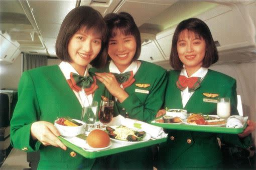 長榮航空曝光1991年7月1日首航日照片。（圖／翻攝自EVA Airways Corp. 長榮航空臉書）