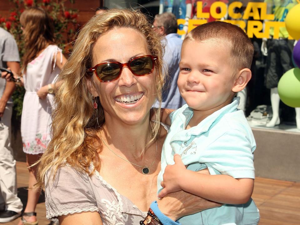 sheryl crow adopted son