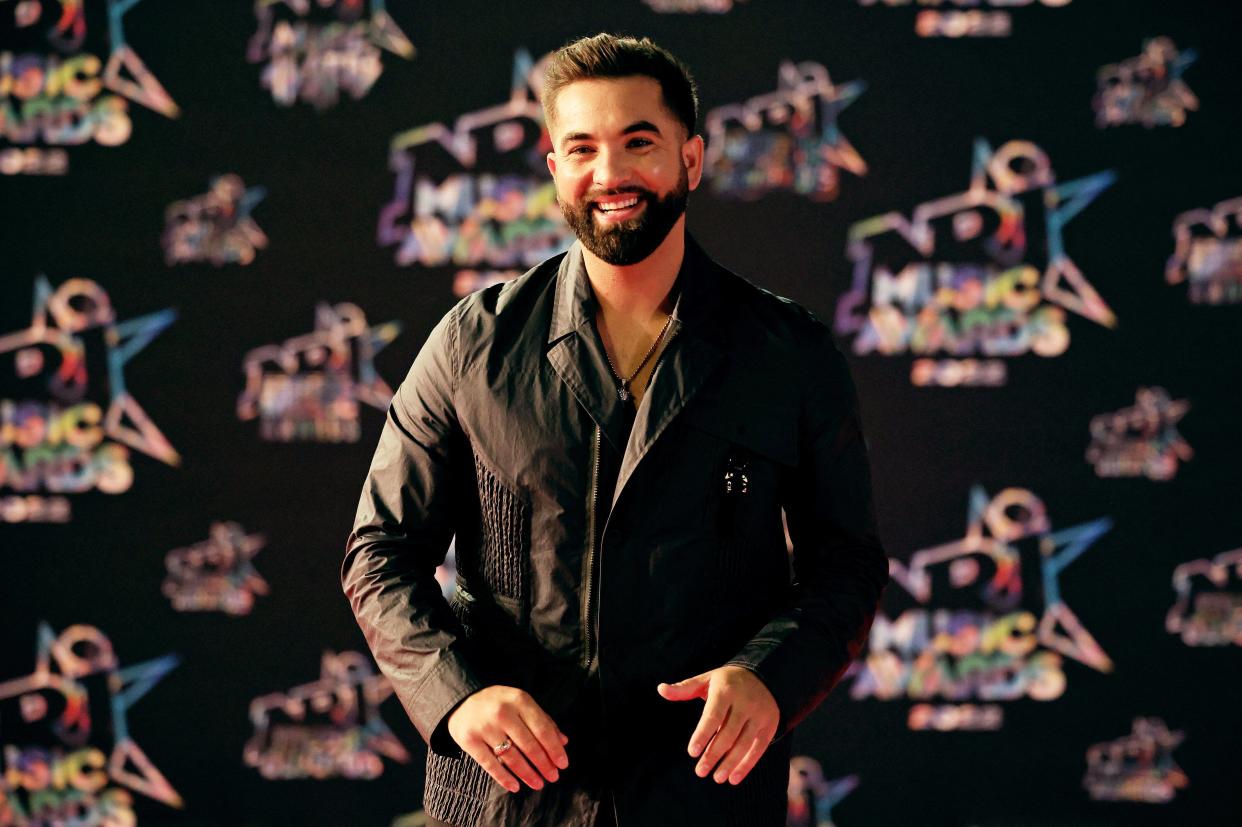 Kendji est enfin sorti de son silence médiatique pour adresser un messages à ses fans inquiets depuis sa blessure par balle fin avril. 