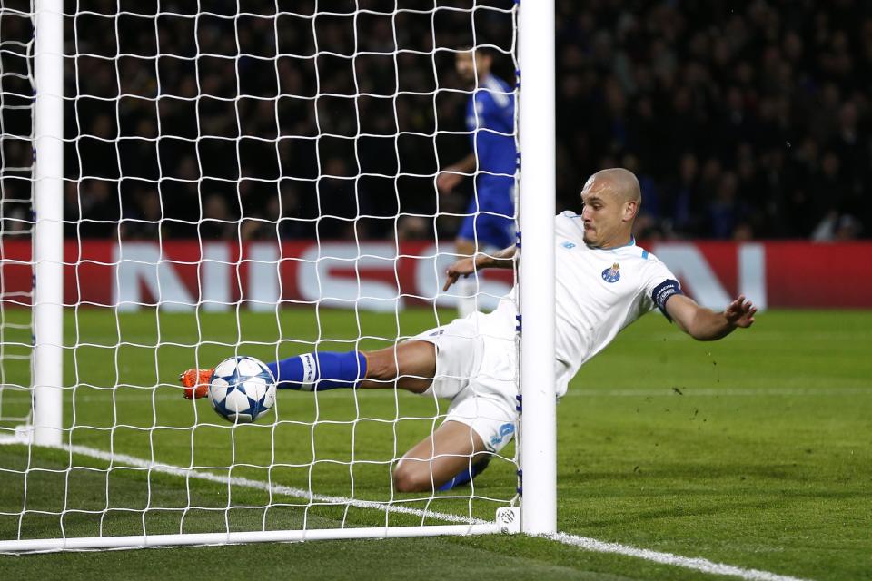 Football Soccer - Chelsea v FC Porto - UEFA Champions League Group Stage - Group G - Stamford Bridge, London, England - 9/12/15 Maicon attempts to clear a deflection from Ivan Marcano as he scores an own goal for Chelsea's first goal Reuters / Eddie Keogh Livepic EDITORIAL USE ONLY.