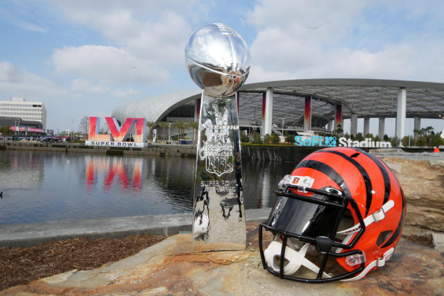 Cincinnati Reds fans react to team's City Connect helmets: Looks