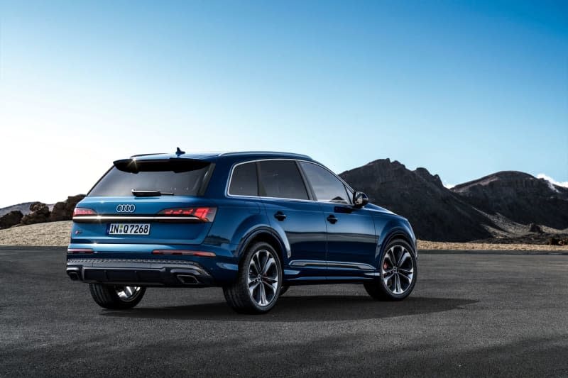 The Q7's new digital OLED lights have a proximity feature that can detect when a vehicle approaches the stationary car from behind at a close distance and automatically illuminates every element of the LED lighting. Audi/dpa