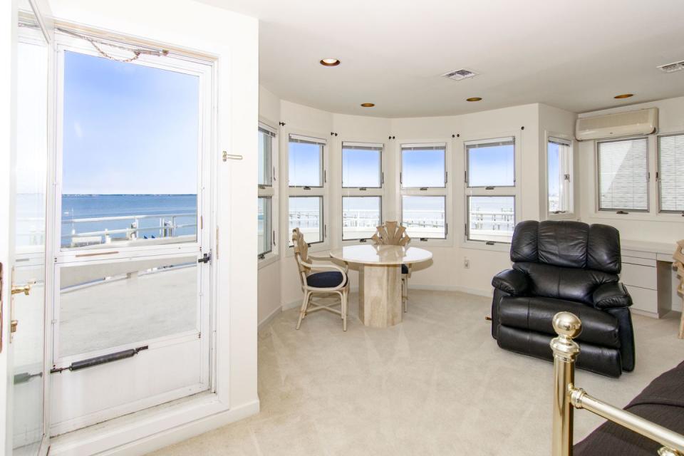 13) Large Windows Look Out Onto the Bay