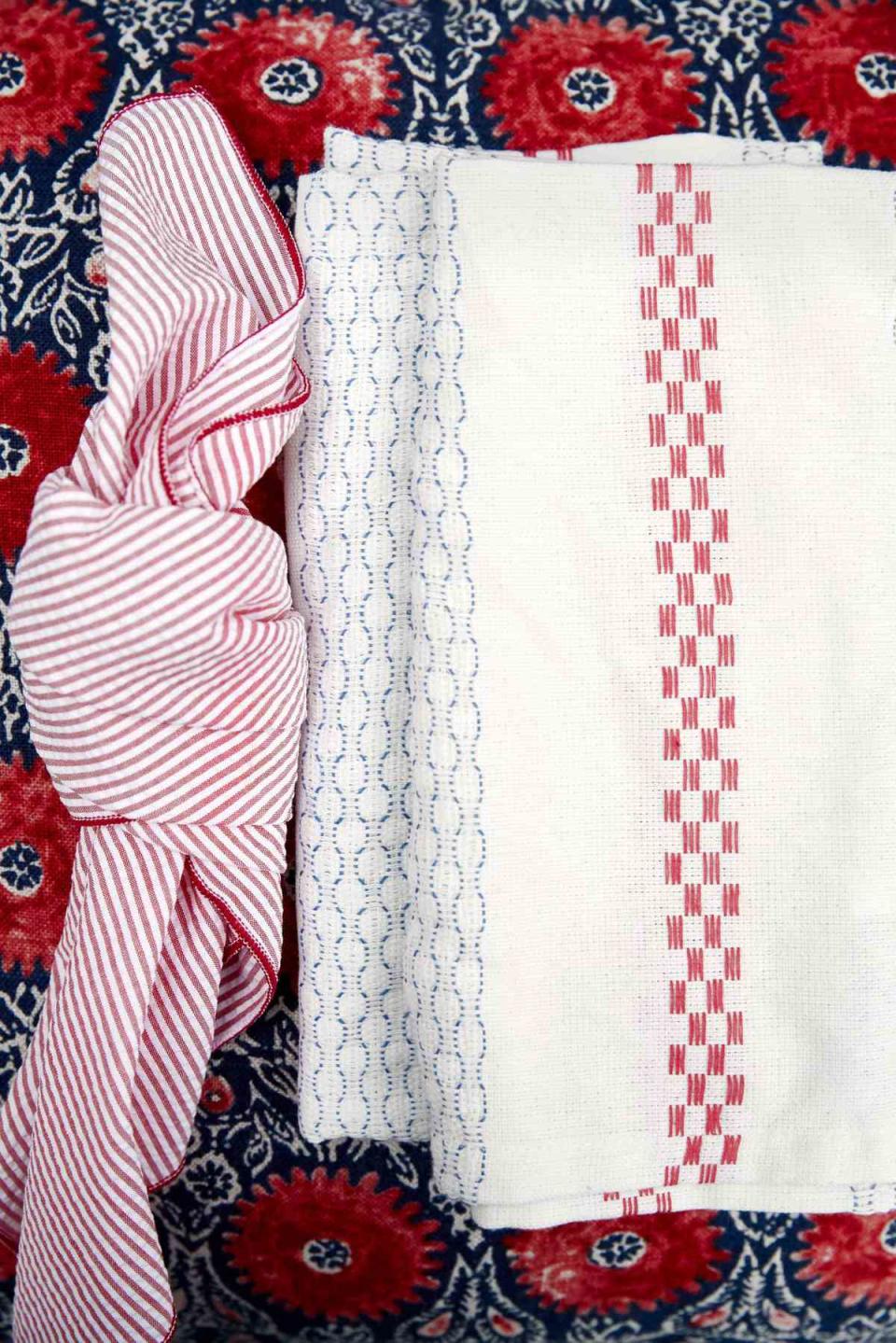 Knotted Napkin for 4th of July Party