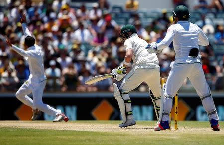 Cricket - Australia v South Africa - First Test cricket match - WACA Ground, Perth, Australia - 4/11/16 Australia's captain Steve Smith reacts as South Africa's Keshav Maharaj appeals successfully for LBW at the WACA Ground in Perth. REUTERS/David Gray