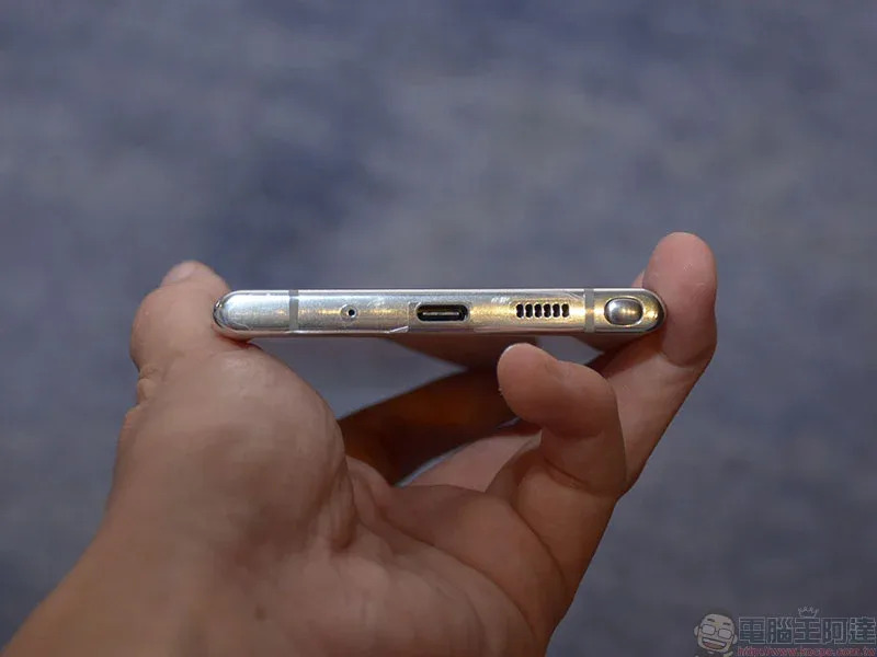 傳聞三星 Galaxy S21 也將「跟進」Apple 取消附贈充電器與耳機配件