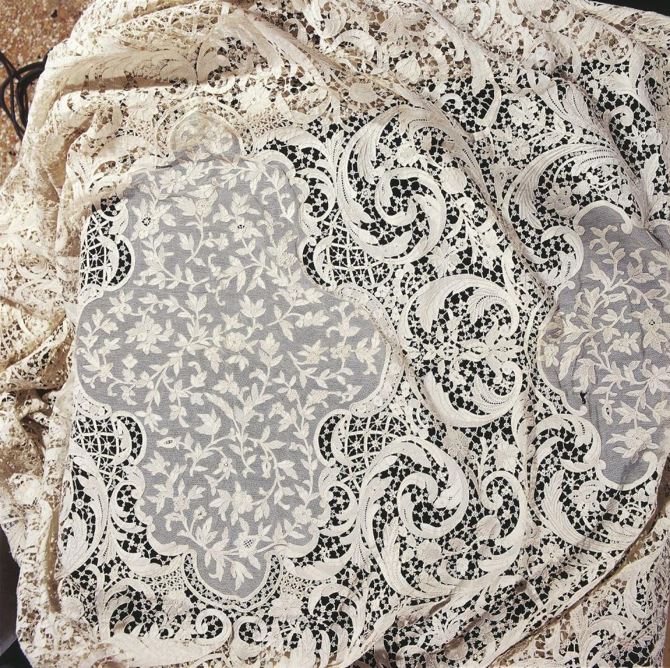 Lace Tablecloths