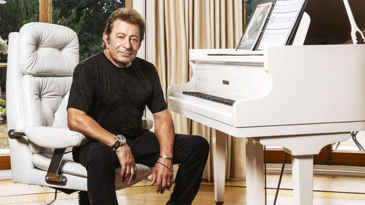  Jeff Wayne. 