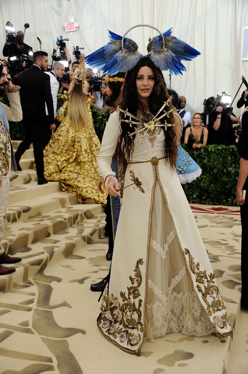 heavenly bodies fashion the catholic imagination costume institute gala