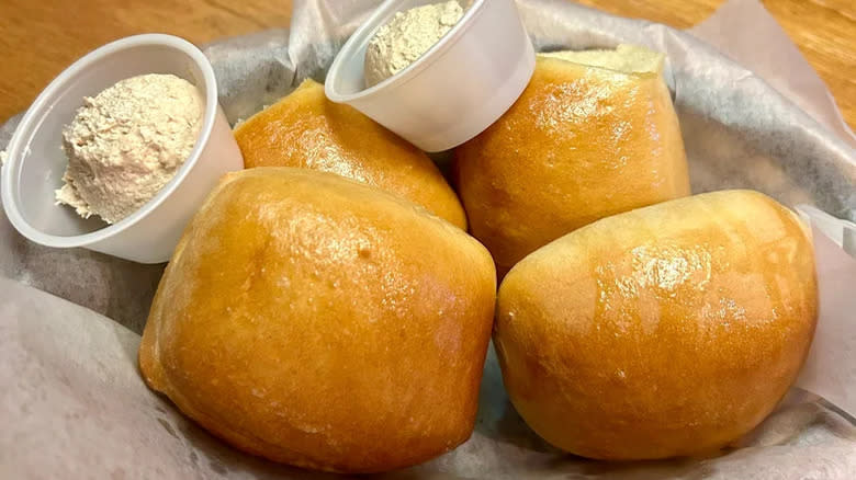 Texas Roadhouse dinner rolls