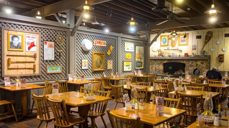 Cracker Barrel restaurant interior