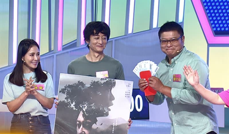 （由左至右）德馨、柯宇綸、陳文山上節目宣傳新戲，過程中笑料百出。（圖／公視台語台提供）