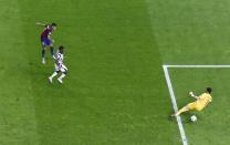 Barcelona's Neymar scores third goal. REUTERS/Michael Dalder