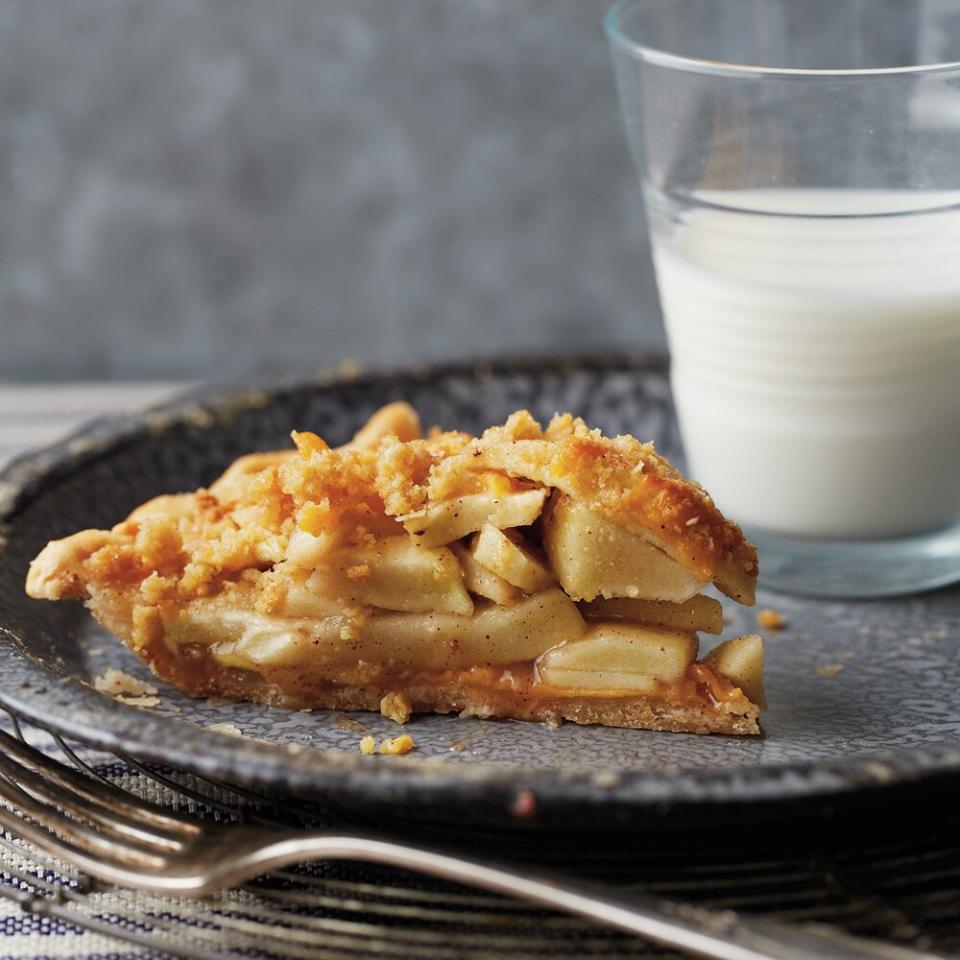 Cheddar-Apple Pie