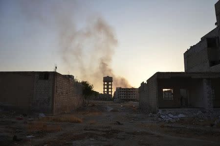 A view of Zamalka area, in what activists say chemical weapons have been used by forces loyal to President Bashar Al-Assad in the eastern suburbs of Damascus August 22, 2013. REUTERS/Bassam Khabieh