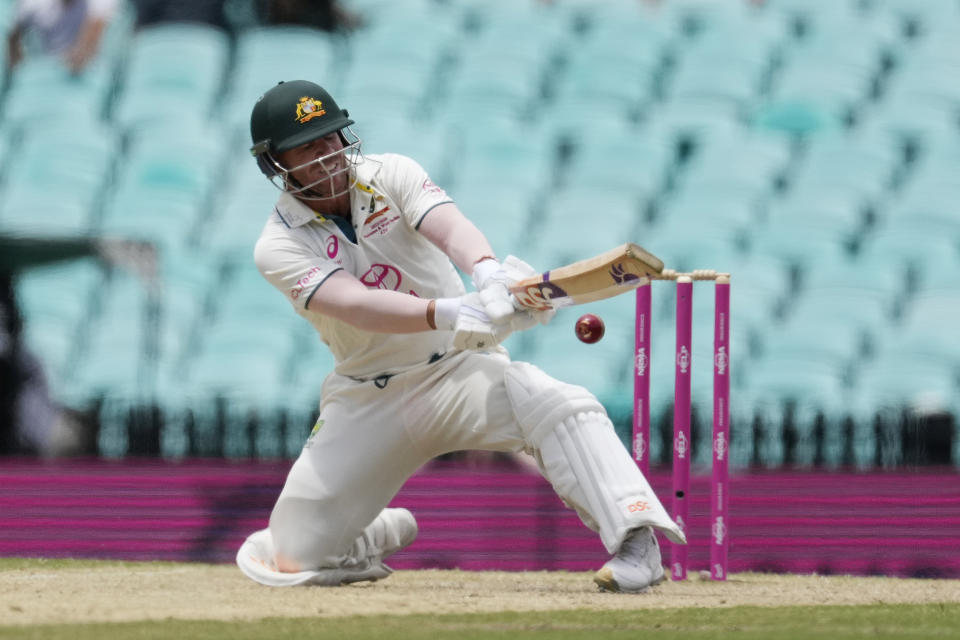 Australia's David Warner bats against Pakistan on the fourth day of their cricket test match in Sydney, Saturday, Jan. 6, 2024. (AP Photo/Rick Rycroft)