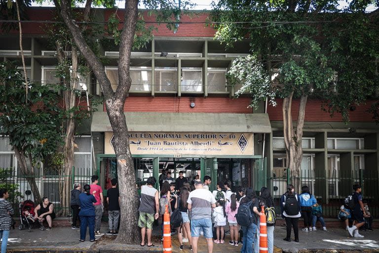 En la Escuela Normal Número 10, en Belgrano, hubo una asistencia docente del 60%, según detallaron los profesores que fueron a dar clase