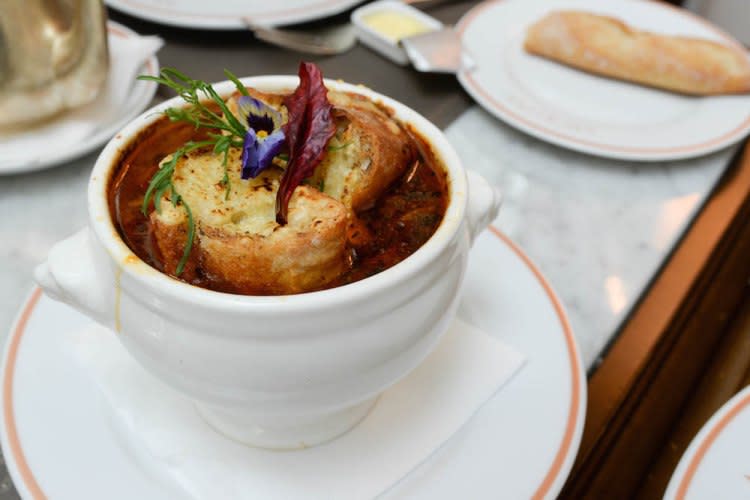 Angelina traditional crusted onion soup