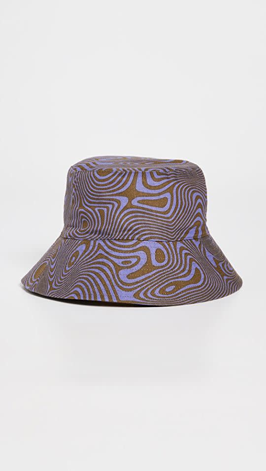 14) Bucket Hat