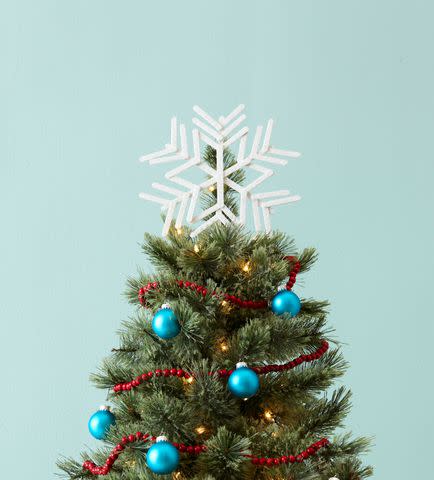 36 Christmas Tree Topper Ideas That Deserve a Starring Role