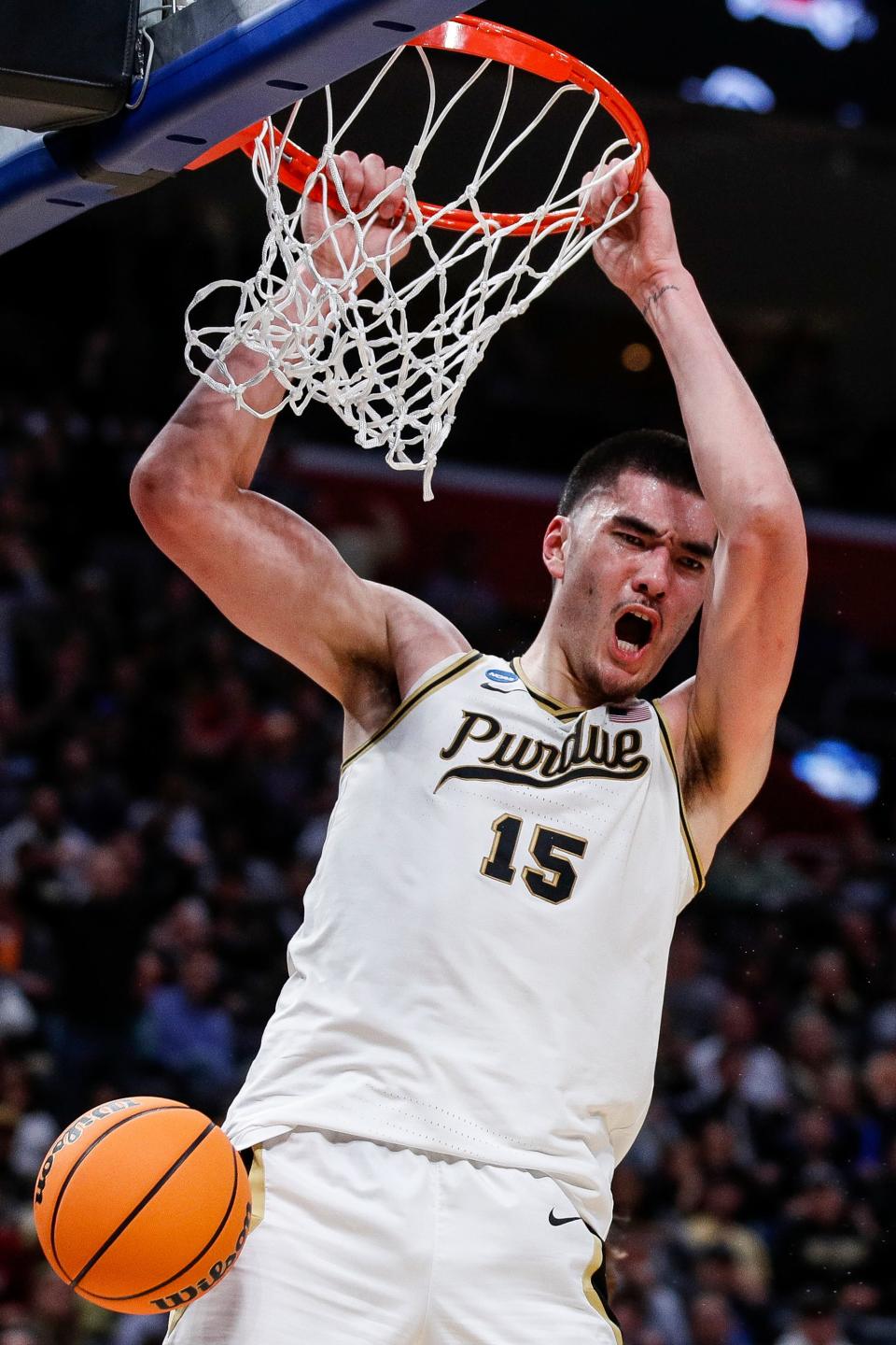 Purdue center Zach Edey (15) dunks against Gonzaga during the first half of the NCAA tournament Midwest Regional Sweet 16 round at Little Caesars Arena in Detroit on Friday, March 29, 2024.