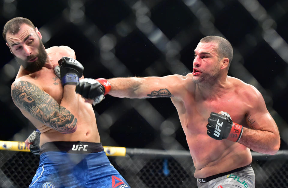 Nov 16, 2019; Sao Paolo, BRAZIL; Maurico Rua (red gloves) fights Paul Craig (blue gloves) during UFC Fight Night at Ginsasio do Ibirapuera. Mandatory Credit: Jason Da Silva-USA TODAY Sportsh