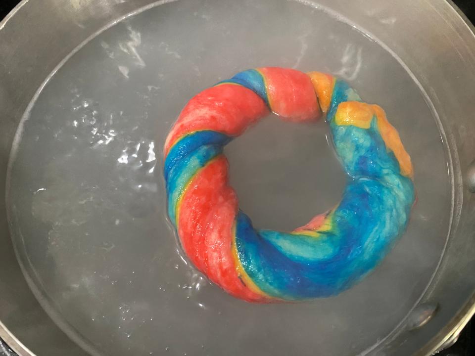 Rainbow Bagels 11 boiling