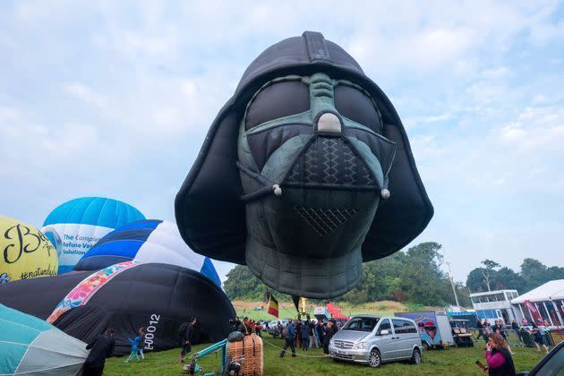 <p>Comme plus de 130 montgolfières, le ballon Dark Vador participe à un festival à Bristol.</p>