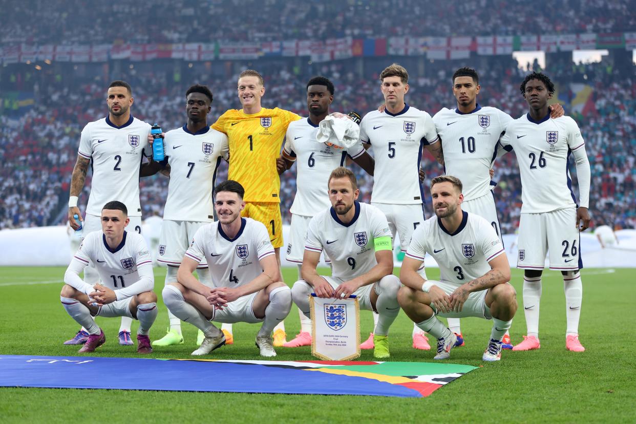 England players before kick-off (Getty Images)