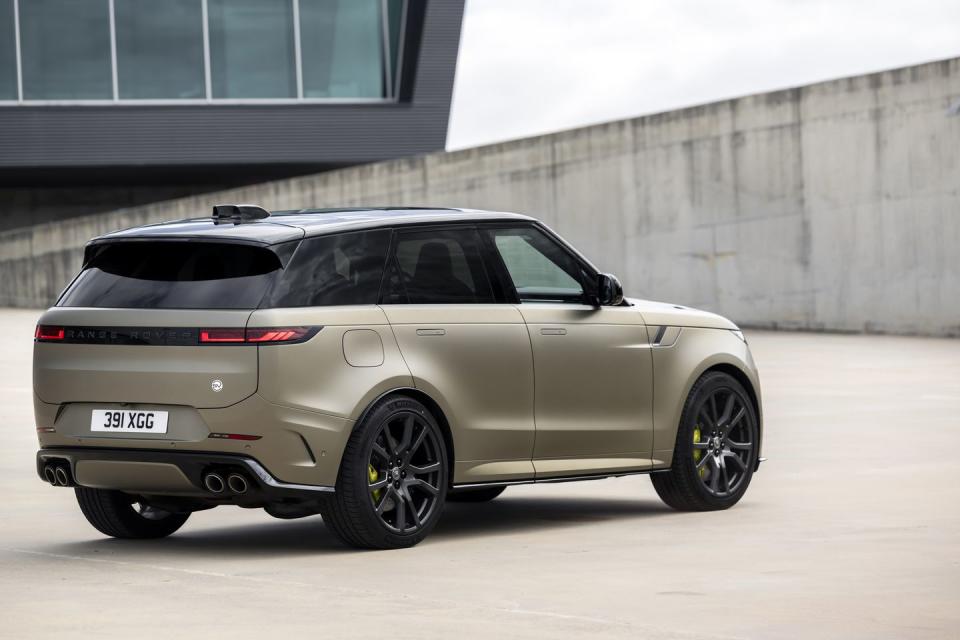 2024 land rover range rover sport sv