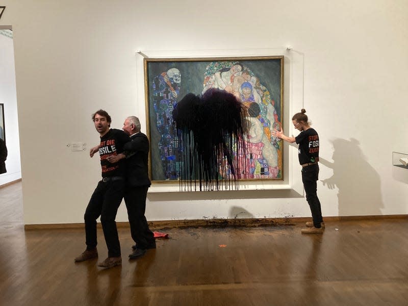 Last Generation activists throw oily liquid at Gustav Klimt’s “Death and Life.”