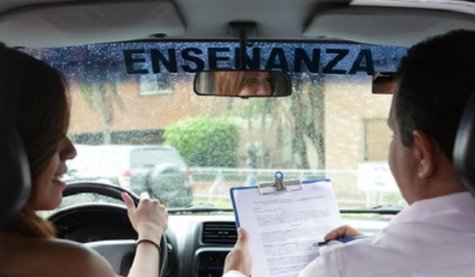 Los cursos para sacar la licencia de conducción seguirán siendo téoricos y prácticos, pero los primeros tendrán un ajuste. Foto: Centro de Diagnóstico Automotor del Valle.