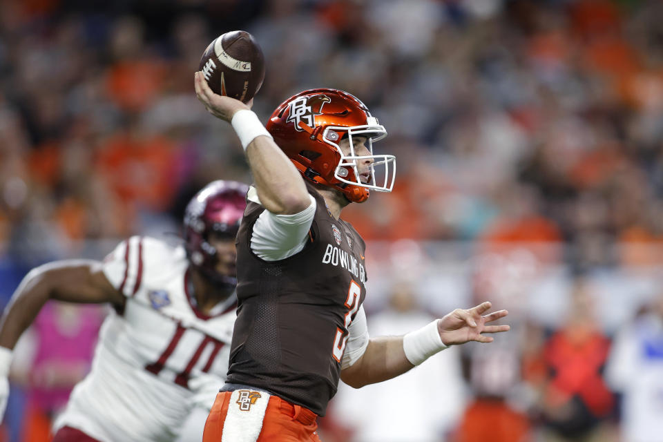 Bowling Green quarterback Matt McDonald looks to throw a pass against New Mexico State during the first half of the Quick Lane Bowl NCAA college football game, Monday, Dec. 26, 2022, in Detroit. (AP Photo/Al Goldis)