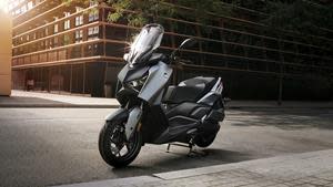 Lifestyle image of the 2023 Yamaha XMAX scooter