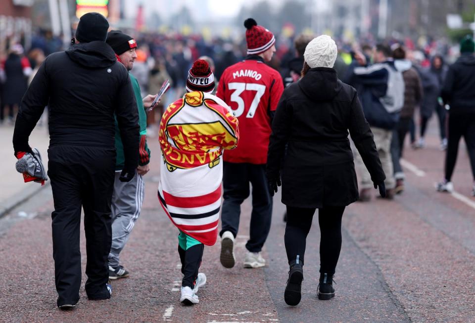 Manchester United fans left angry over late kick off time (Getty Images)