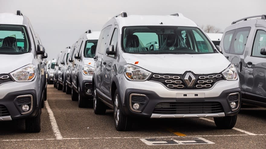 Renault Kangoo se vende en versión de pasajeros y utilitario de carga.