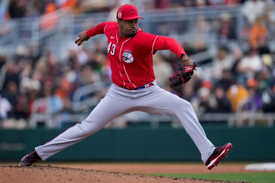 Reds closer Alexis Díaz will play alongside his older brother, Edwin, for the first time in their baseball careers during the World Baseball Classic..