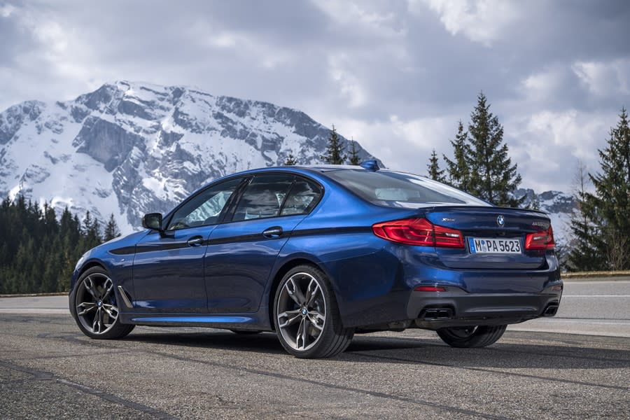 BMW 兩手策略搶客：性能 &電能 5系列推530e iPerformance與 M550i xDrive