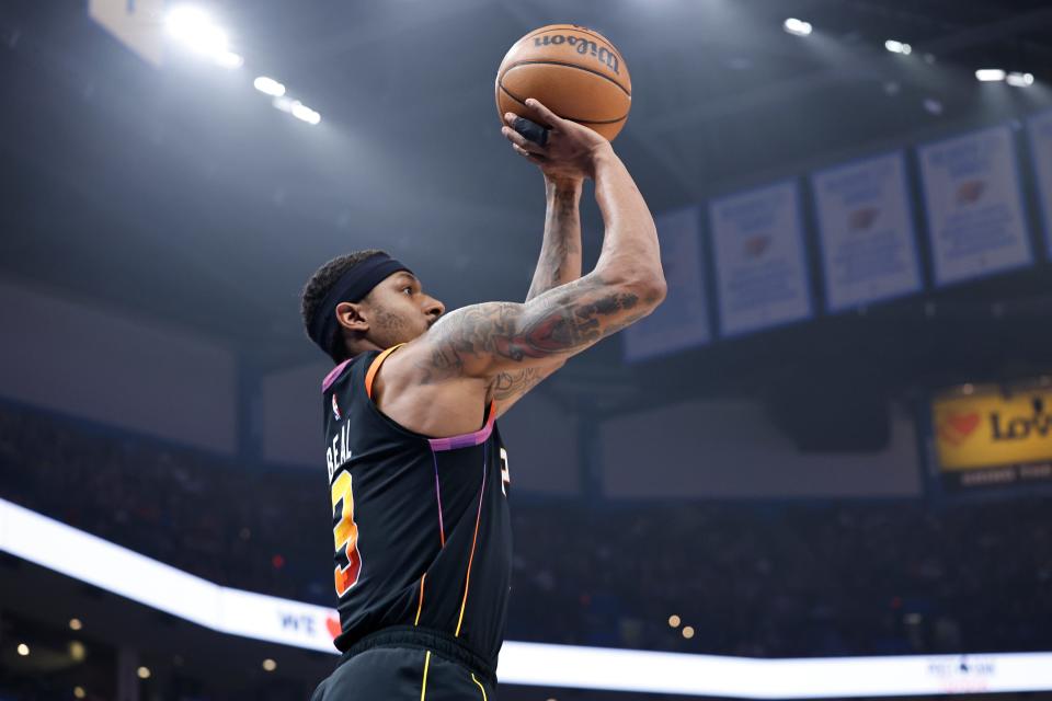 Phoenix Suns guard Bradley Beal (3) shoots a three-point basket against the Oklahoma City Thunder during the first quarter at Paycom Center.