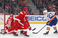 NHL: New York Islanders at Detroit Red Wings
