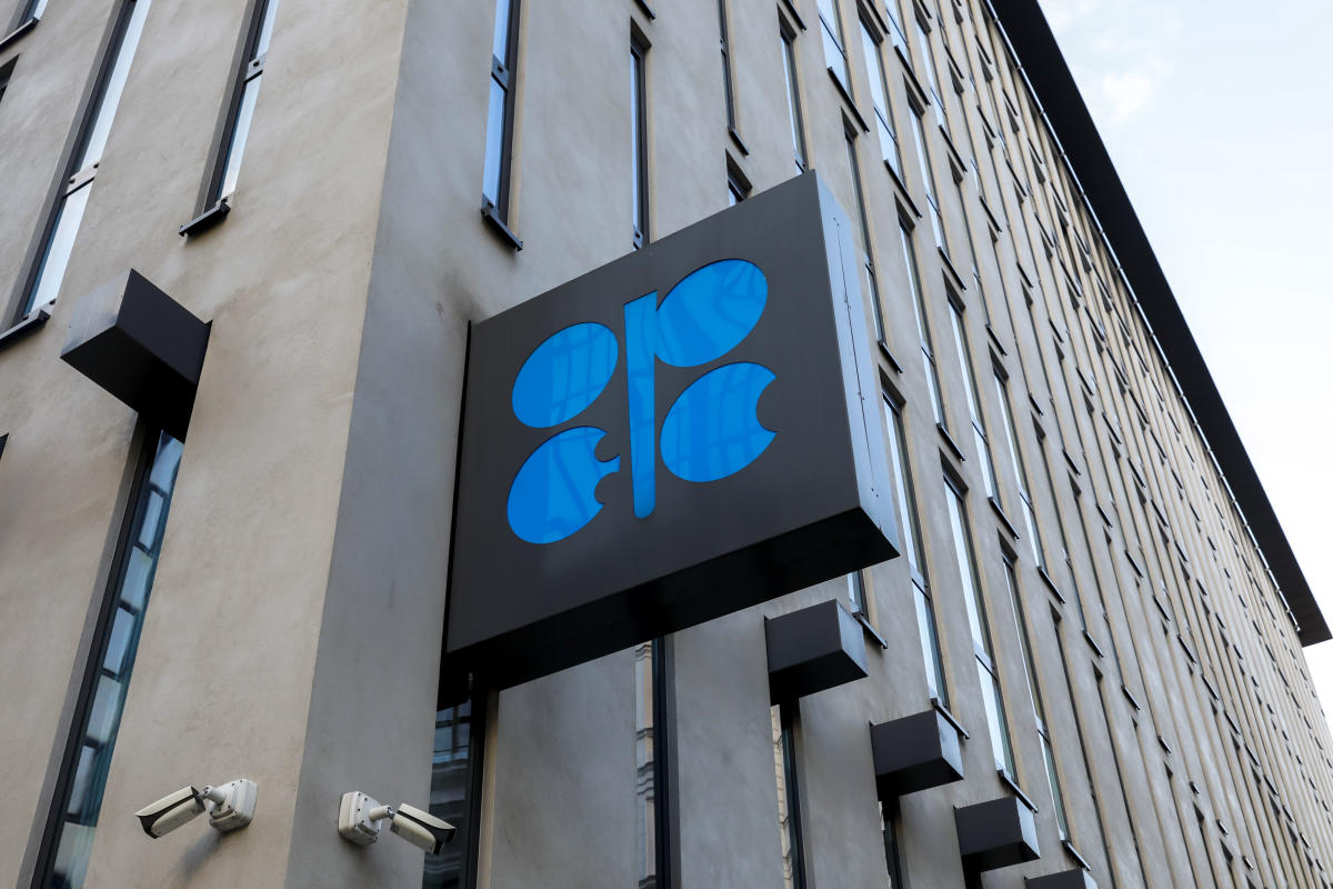 L’OPEP+ envisage une importante réduction du pétrole pour stimuler la chute des prix
