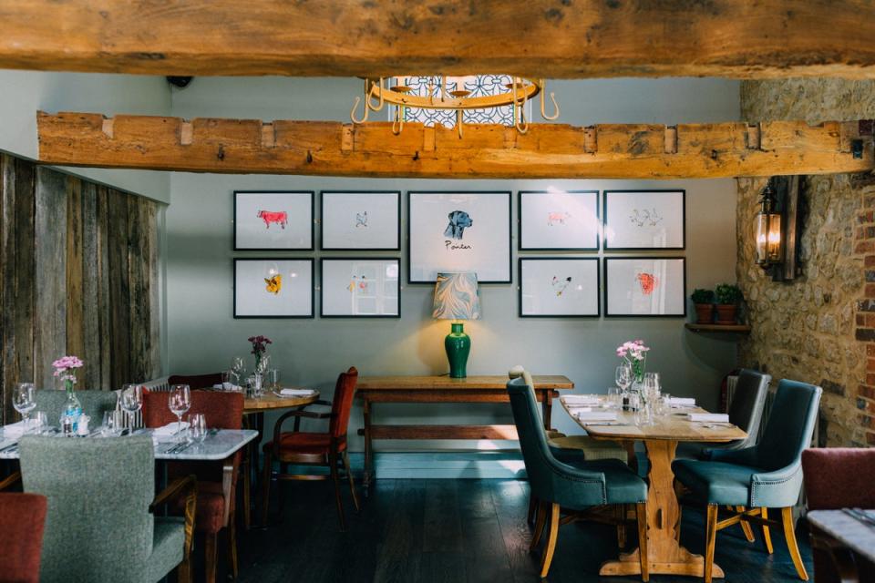 The dining room at The Pointer, Brill (Oakman Group.)