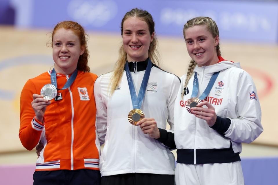 凱林賽獎牌得主（左起）Hetty van de Wouw、Ellesse Andrews、Emma Finucane（圖：Getty Images）