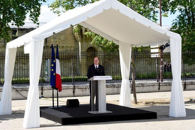 <a href="https://www.parismatch.com/Actu/Societe/Jean-Castex-rend-hommage-a-Eric-Masson-et-promet-de-poursuivre-la-lutte-contre-le-trafic-de-drogue-1737490#xtor=AL-23" rel="nofollow noopener" target="_blank" data-ylk="slk:Retrouvez toutes les photos sur ParisMatch.com;elm:context_link;itc:0;sec:content-canvas" class="link ">Retrouvez toutes les photos sur ParisMatch.com</a>