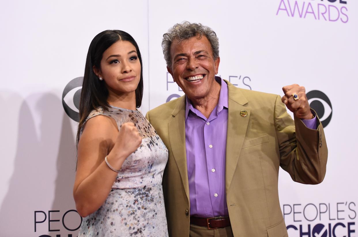 2015 People's Choice Awards - Press Room