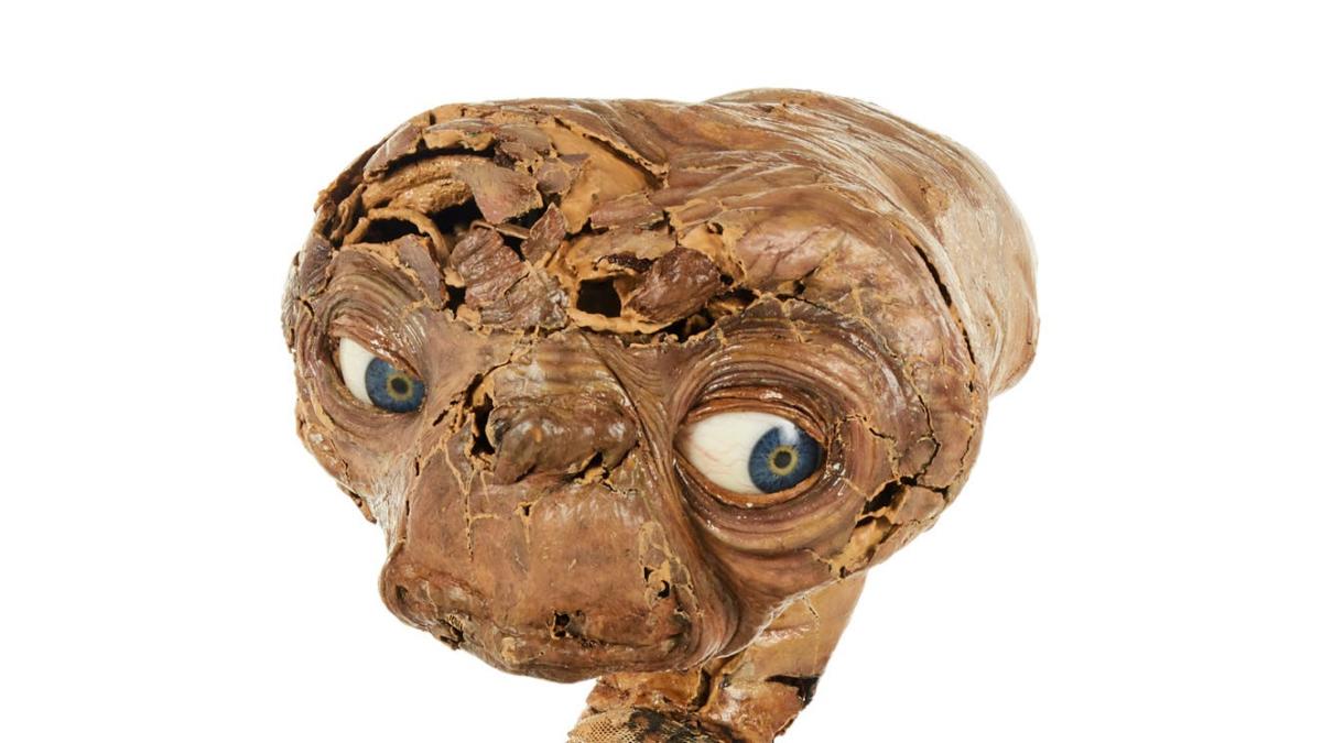 Original mechanical ET head from Steven Spielberg’s 1982 film auctioned