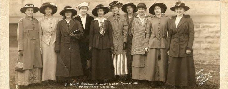 File photo of the Manitowoc County Teachers’ Association, 1915.