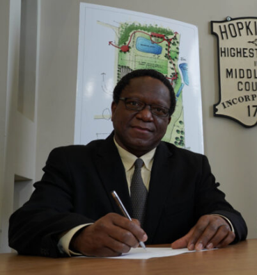 After serving nearly 15 years, Norman Khumalo is leaving his post as Hopkinton's town manager in early 2024.